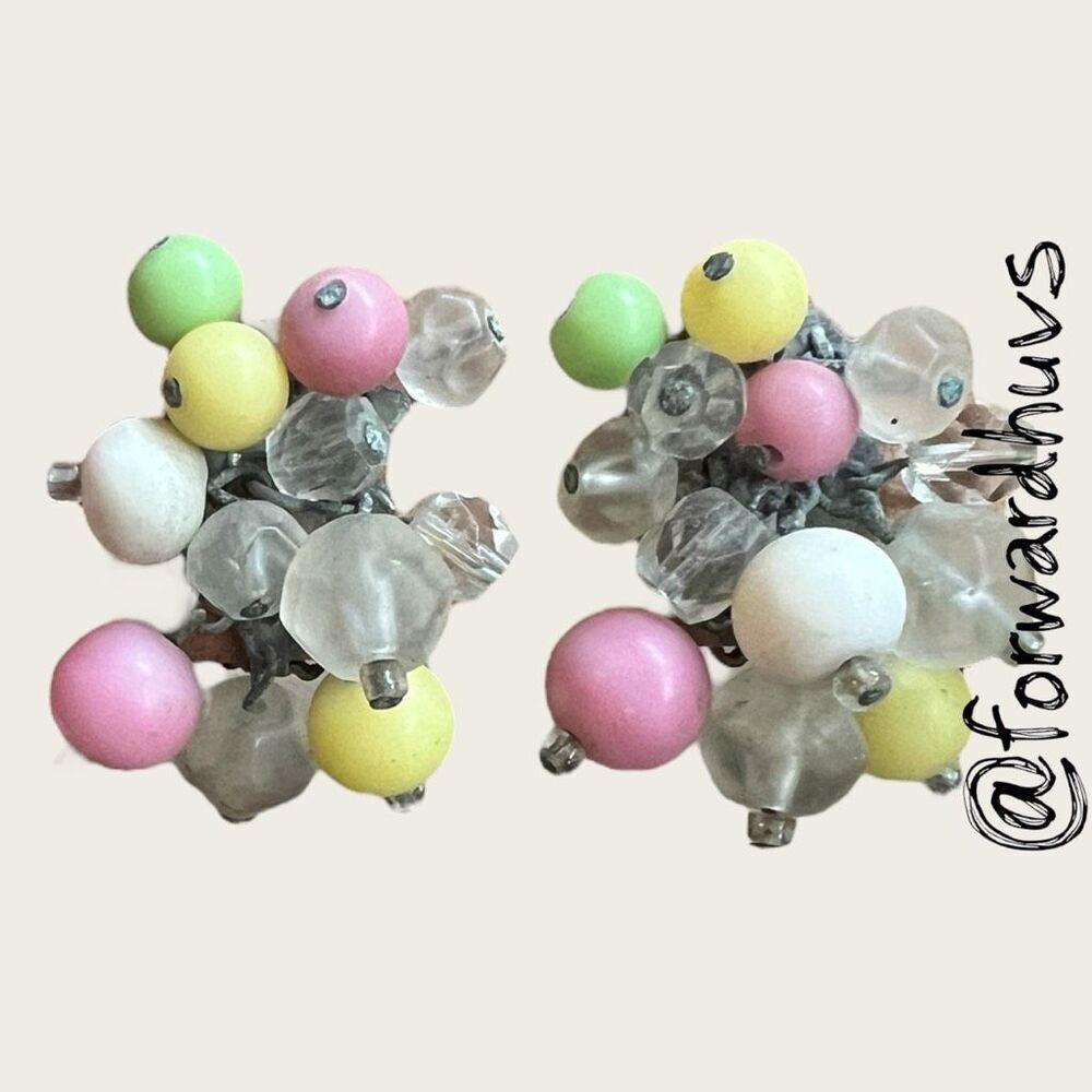 Vintage Unbranded Beaded Cluster Clip-On Earrings